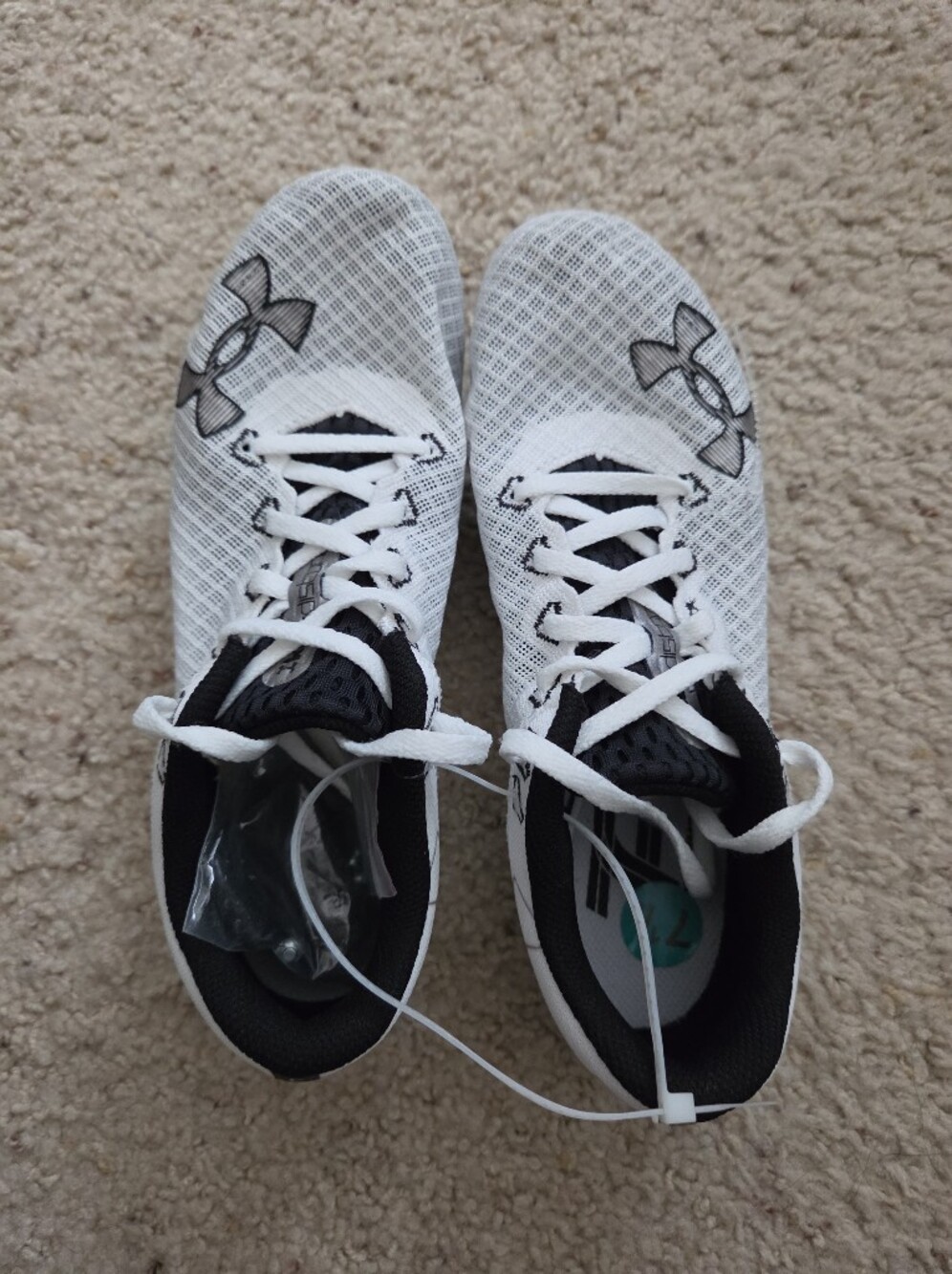 Under Armour UA‎ Kick Distance 4 Track Spikes White Black M 7.5 / W 9 New